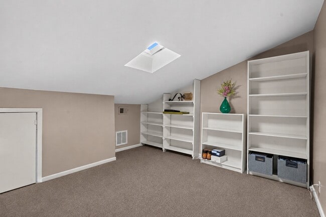 Building Photo - 1556 Prairie Grove Dr