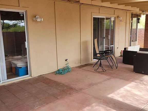Building Photo - 1401 S Moonlight Dr