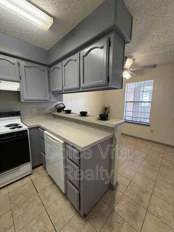 Building Photo - 4105 N 24th Ln