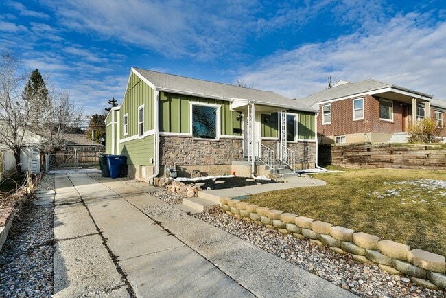 Building Photo - Beautiful Spacious Home in Sugarhouse!