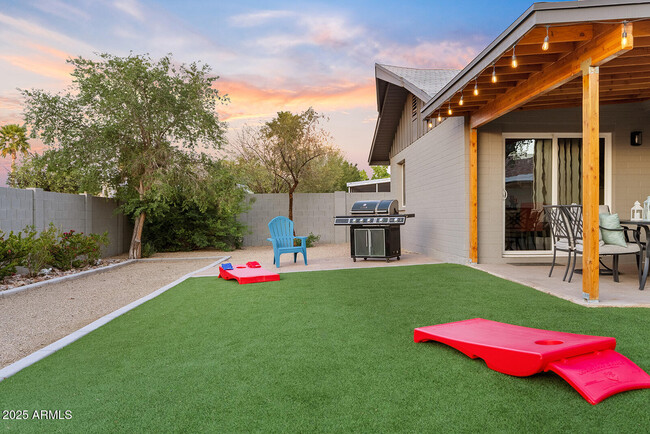 Building Photo - 1310 E Bishop Dr