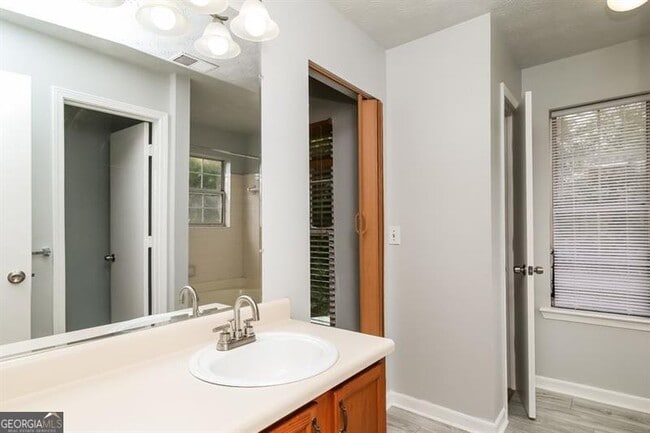 Building Photo - 3815 Landgraf Cove