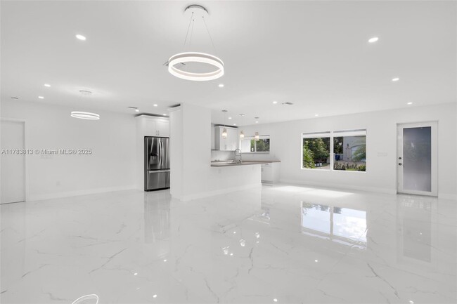 Building Photo - 7420 Beach View Dr