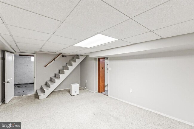 Building Photo - 3 Bedroom Brick Cape Cod in York Suburban School District!