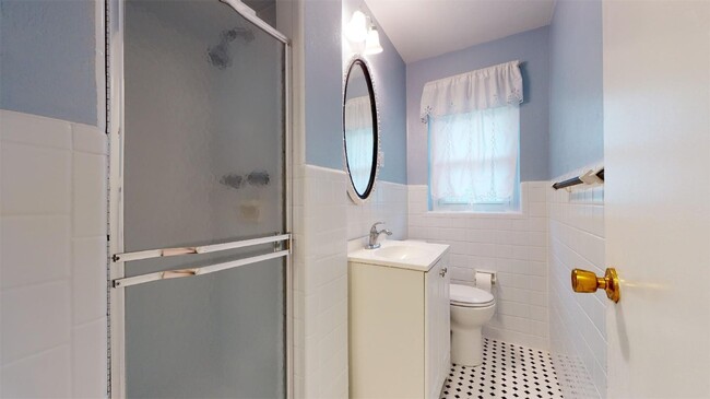 Building Photo - 31 S Tealwood Dr