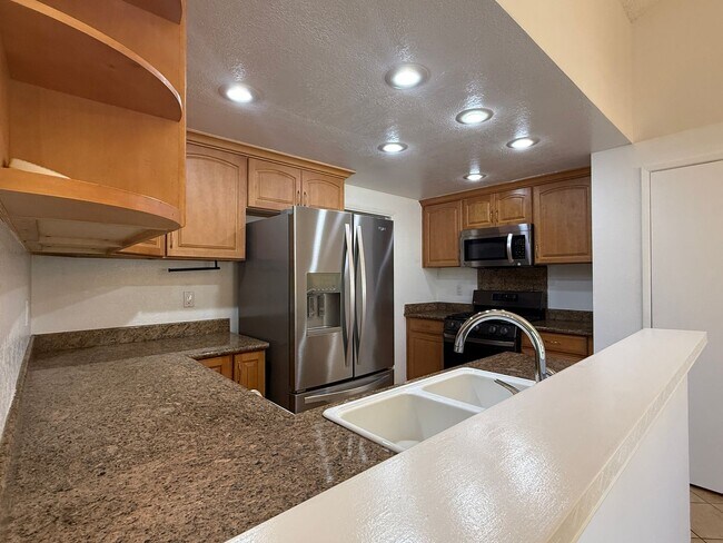 Building Photo - Cozy 3 Bedroom 2 Bath home located conveniently in San Jose