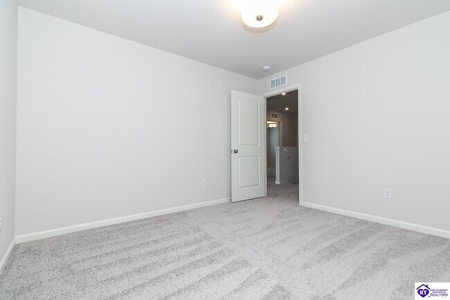 Building Photo - 104 Ashwood Ave