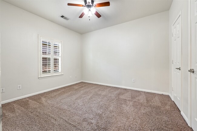 Building Photo - 8618 E Highlands Crossing