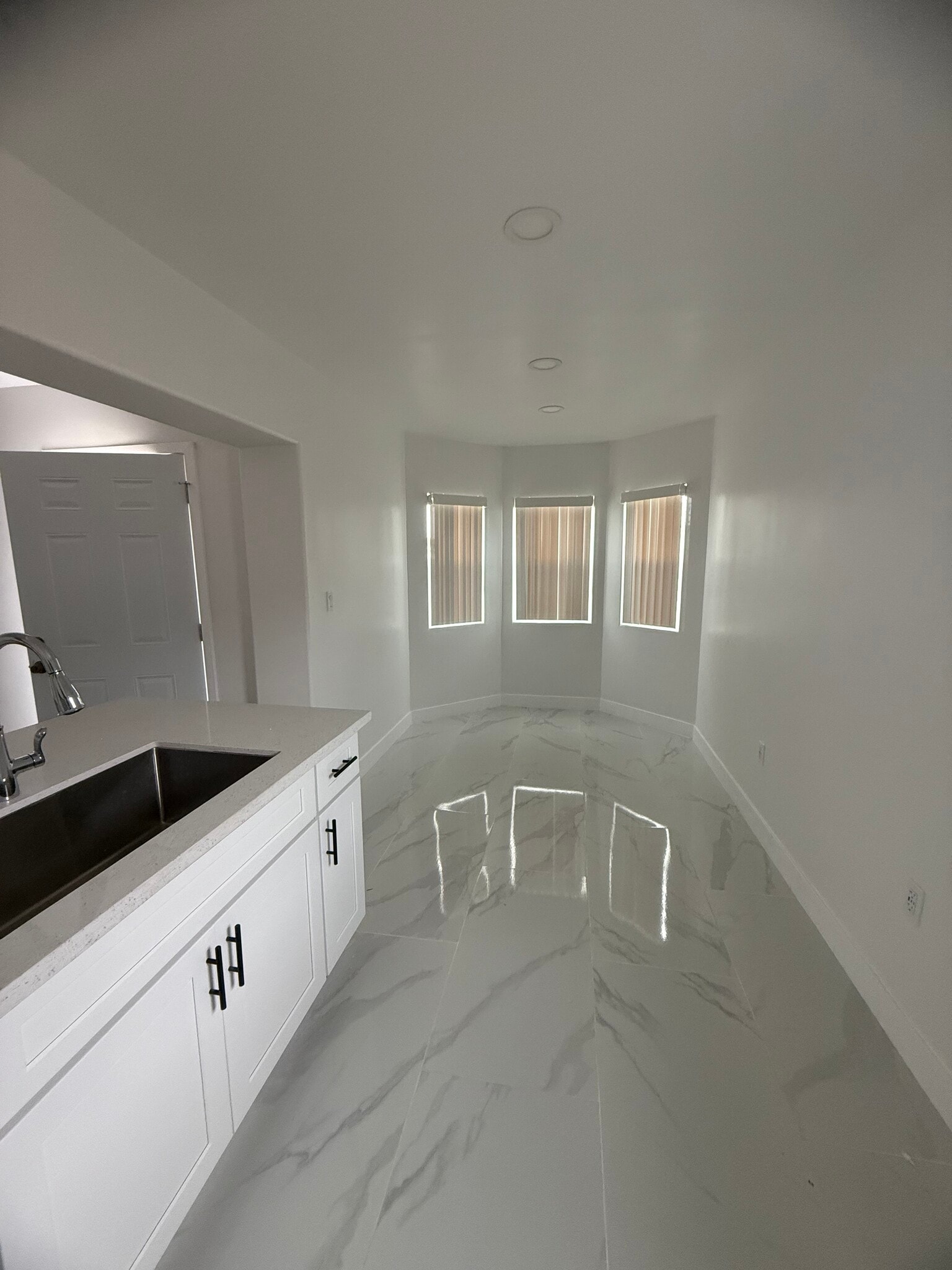 Dining room - 1212 S Temple Ave