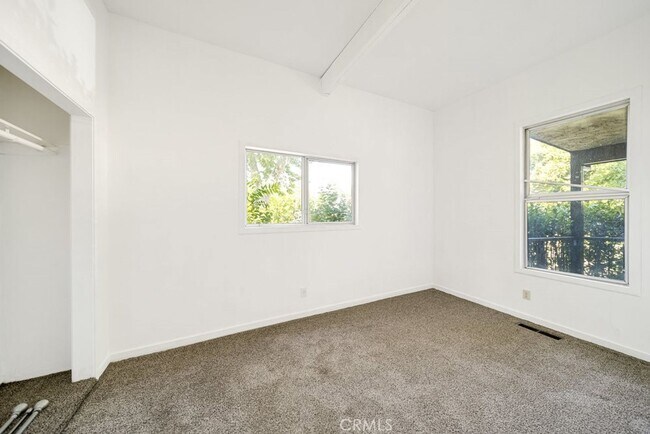 Building Photo - Charming 3 bed 2 bath home with bonus room...