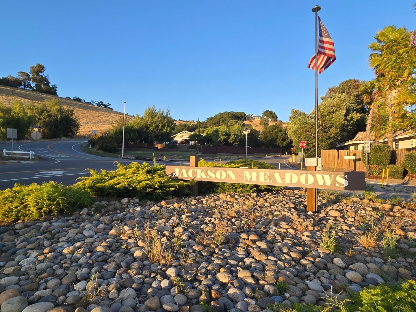 Building Photo - 2795 Fountain Oaks Dr