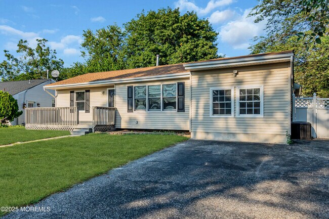 Building Photo - 879 Egret Dr