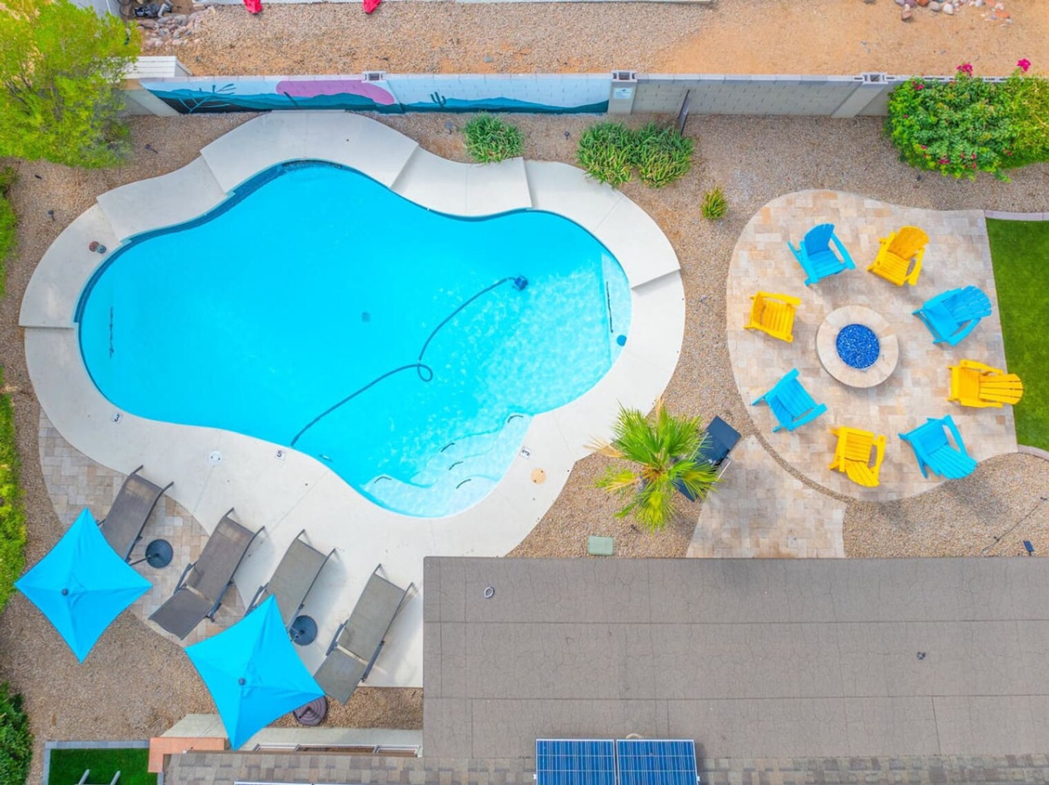 Building Photo - 6415 E Beverly Ln