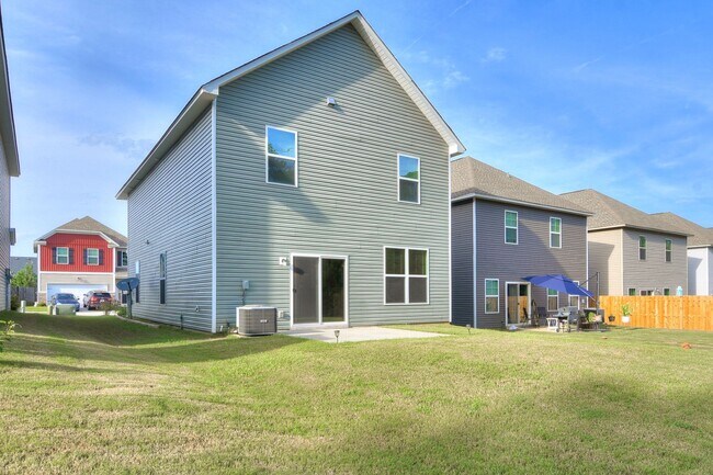Building Photo - 3 Bedroom 2.5 Bath in Grovetown!
