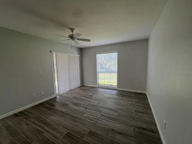 Building Photo - 5262 Wedgewood Ln