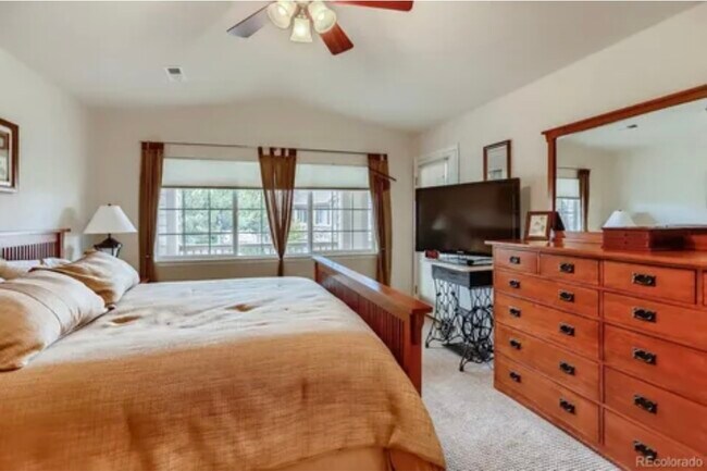 Building Photo - 22940 E Roxbury Dr