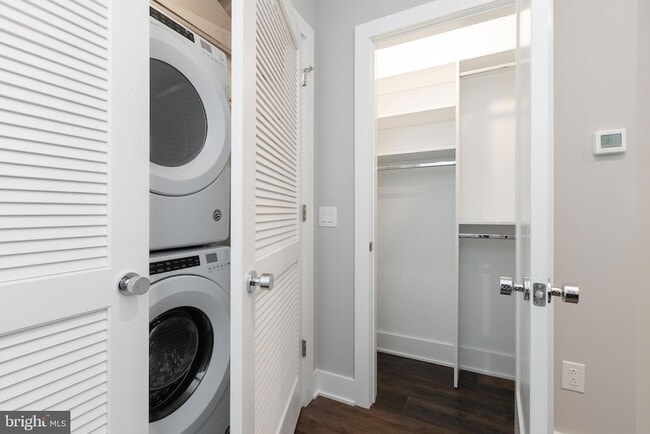 Building Photo - 45 W Haines St