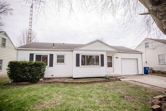 Building Photo - Beautiful Three Bedroom Home For Rent In Washington Local!