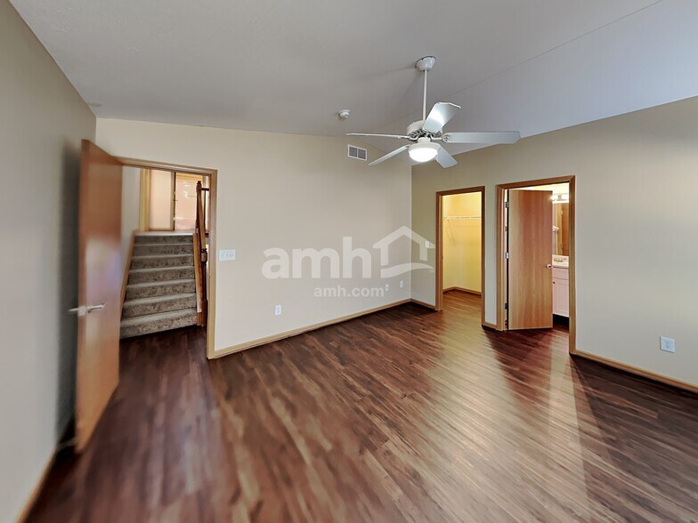 Building Photo - 8023 Crete Ln