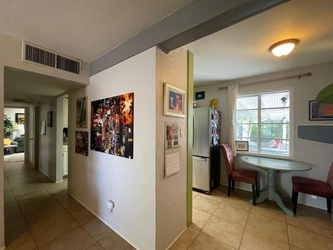 Building Photo - 843 E Butler Dr