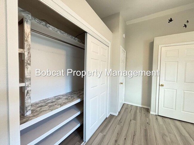 Building Photo - 2319 Blue Haven Ln