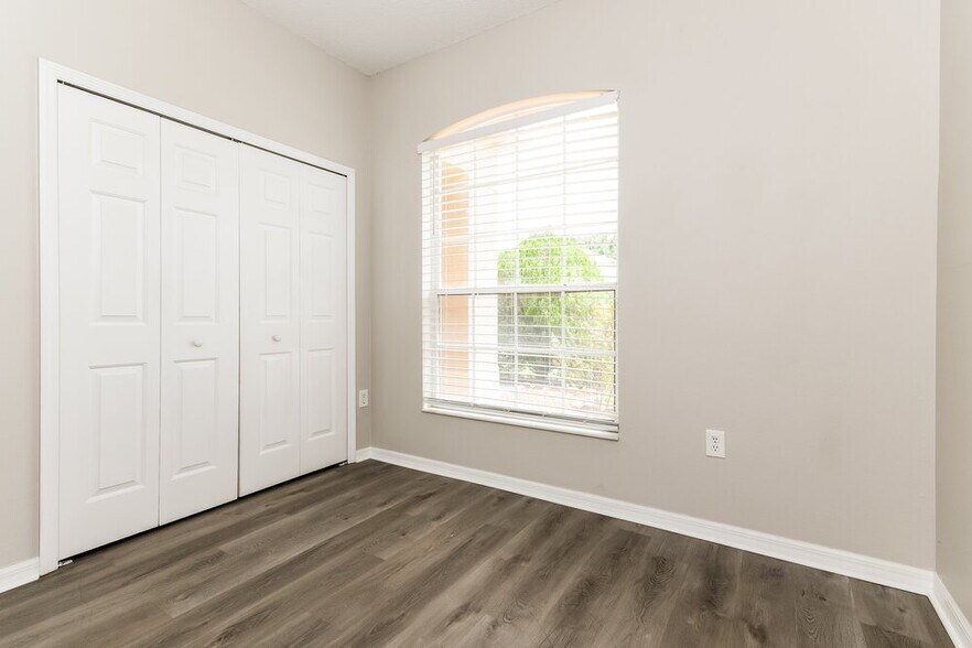 Building Photo - 556 Pinehurst Cove