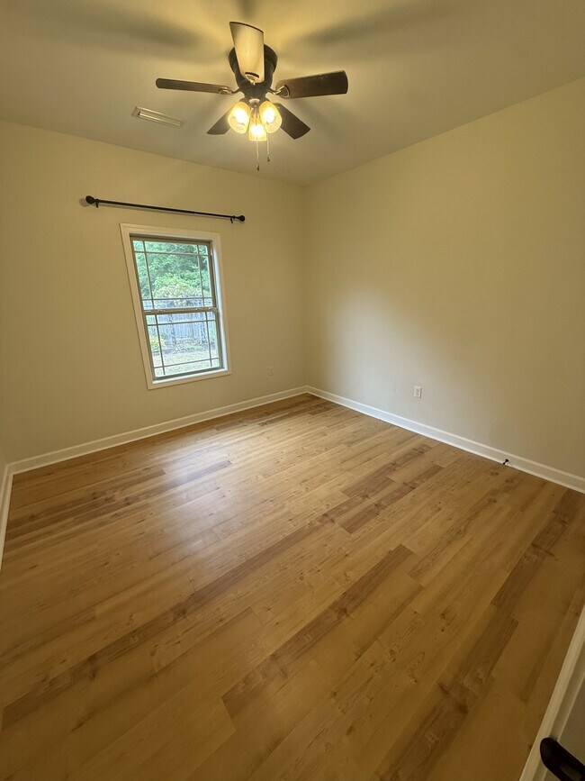 Building Photo - 255 Lizzy Ct