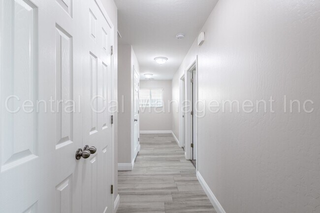 Building Photo - 4 Bedroom/2 Bath Home with Solar - $2650 p...