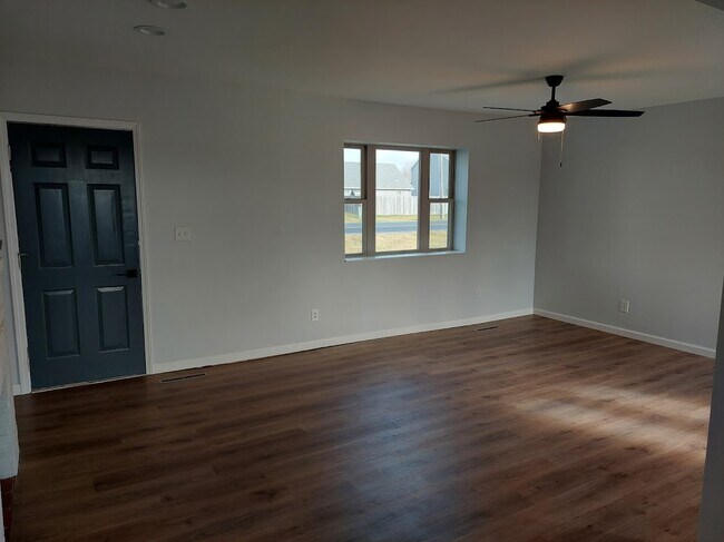 Living Room - 1835 W Sandusky St