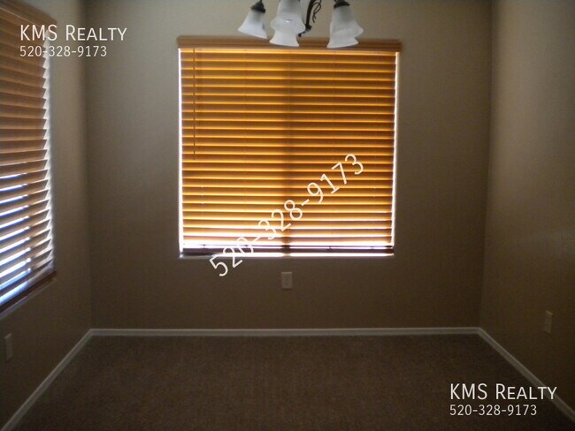 Building Photo - 2 Bed/2 Bath Town Home - OWNER/AGENT