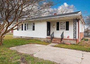 Building Photo - 739 Rosemont Ave
