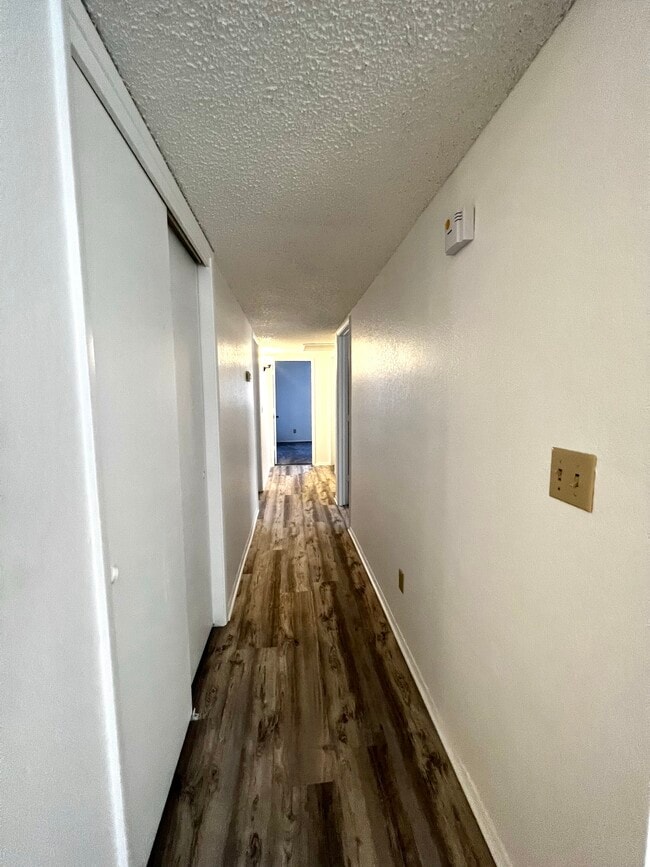 Building Photo - 2024 S Birdie Cir