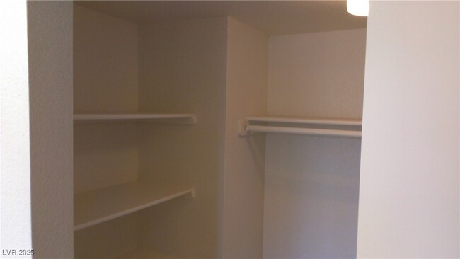 Building Photo - 1105 Overture Dr