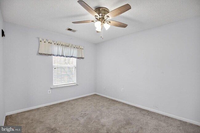 Building Photo - 2323 Springdale Ln