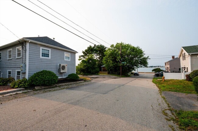 Building Photo - 120 Birchbrow Ave
