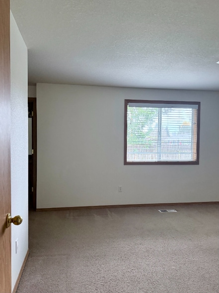 Building Photo - 109 Wilshire Way