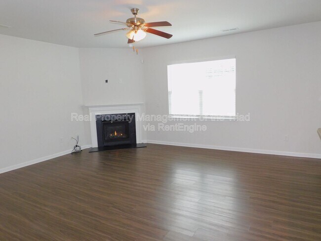 Building Photo - 390 Spaulding St