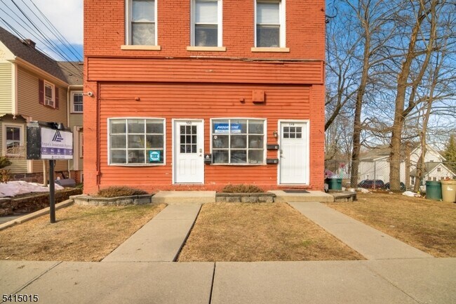 Building Photo - 150 E Main St