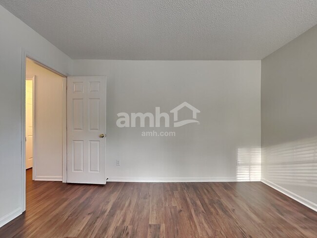 Building Photo - 132 Wildberry Ln