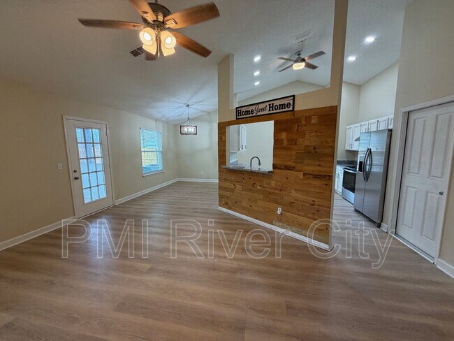 Building Photo - 502 Tidal Wave Ln