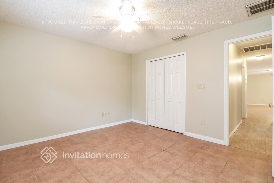 Building Photo - 5461 Oakridge Dr