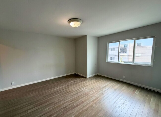 Building Photo - 85 Corwin St