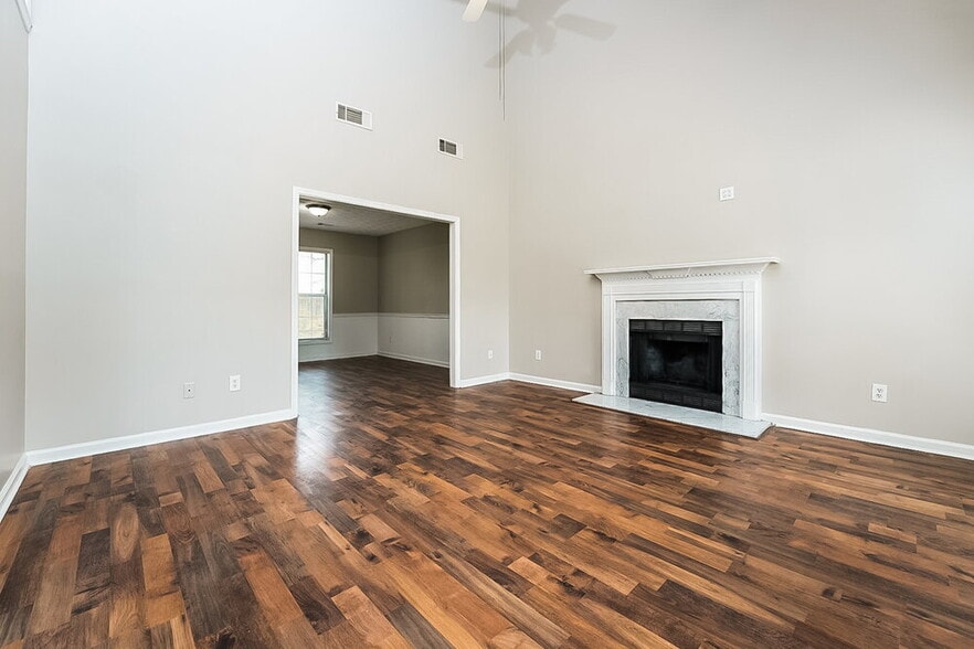 Building Photo - 915 Eagle Pointe Dr NW