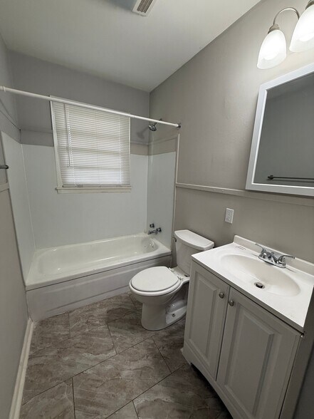 Building Photo - 126 Sherwood Dr