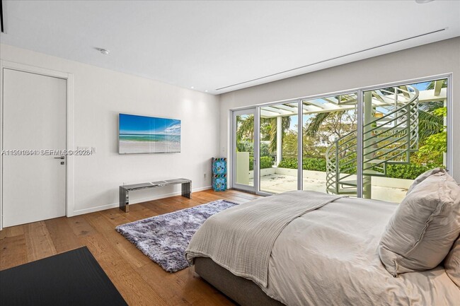 Building Photo - 3465 Meridian Ave