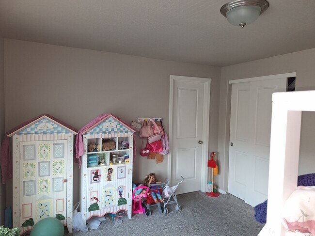 Building Photo - 4140 Furlong Ave SE