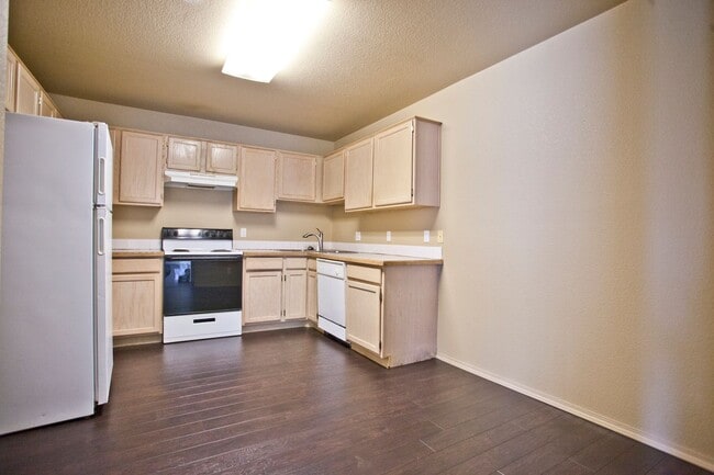 Building Photo - 2484 N Brophy Cir
