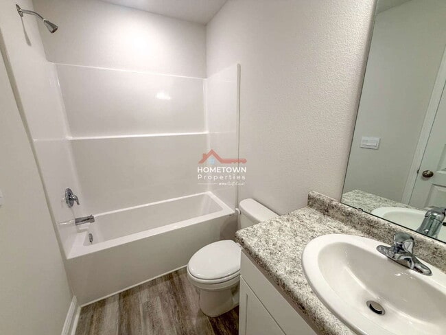 Building Photo - 714 Giese Ln