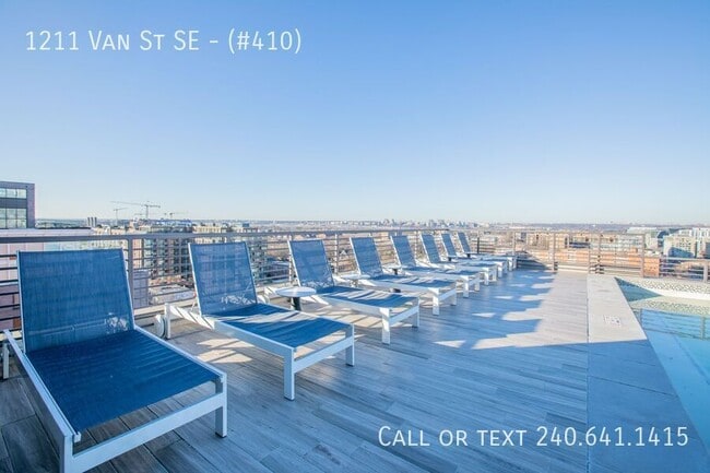 Building Photo - 1211 Van St SE
