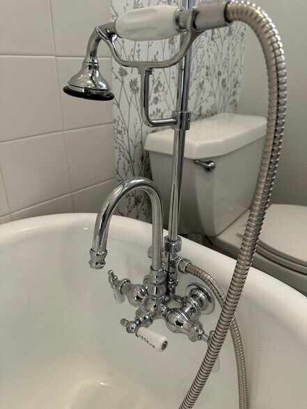 Building Photo - 3808 Flad Ave